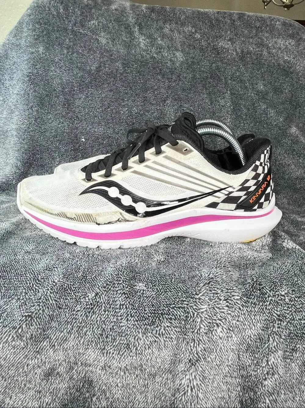 Saucony Kinvara 12 Running Shoes - Women's Size 10 - Checkers Black/White